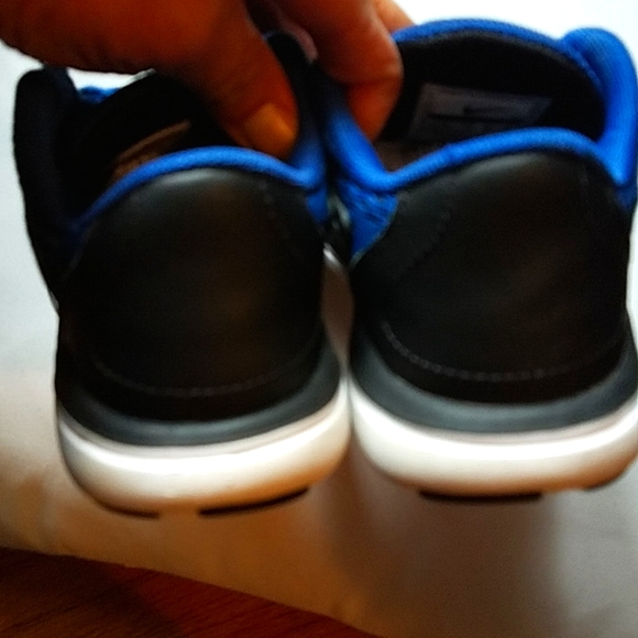 Nike Flex 2017 RN Kids Athletic Shoes size 12.5 - Picture 10 of 13
